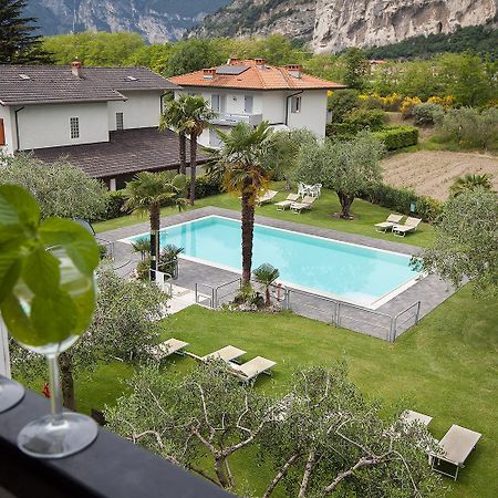 Park Hotel Eden Torbole Sul Garda Bagian luar foto