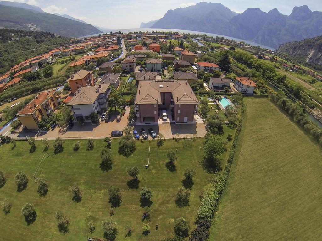 Park Hotel Eden Torbole Sul Garda Bagian luar foto