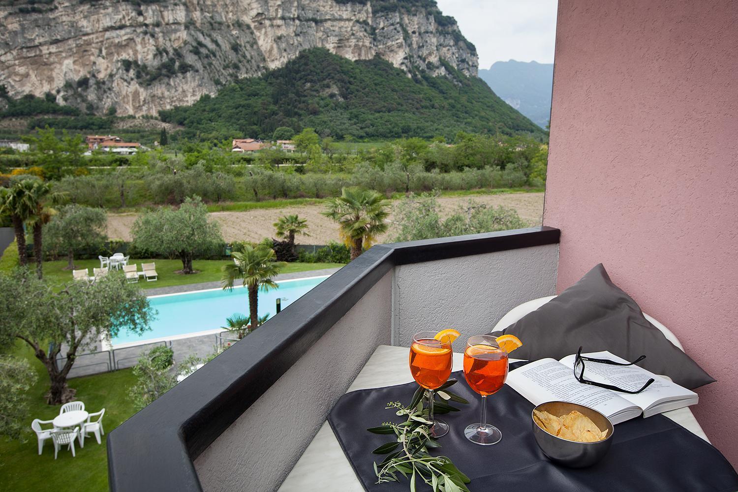 Park Hotel Eden Torbole Sul Garda Bagian luar foto
