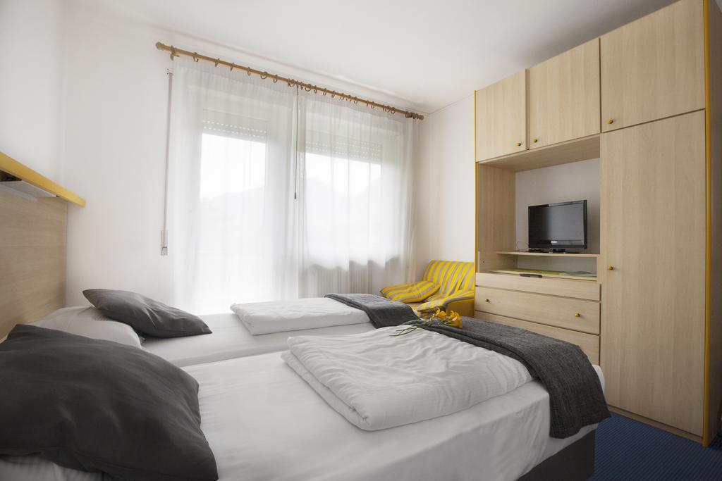 Park Hotel Eden Torbole Sul Garda Bagian luar foto