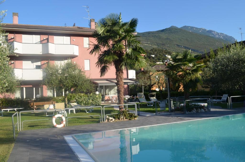 Park Hotel Eden Torbole Sul Garda Bagian luar foto