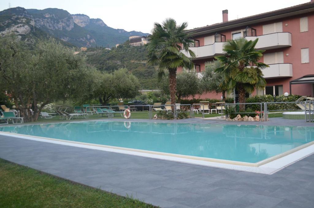 Park Hotel Eden Torbole Sul Garda Bagian luar foto