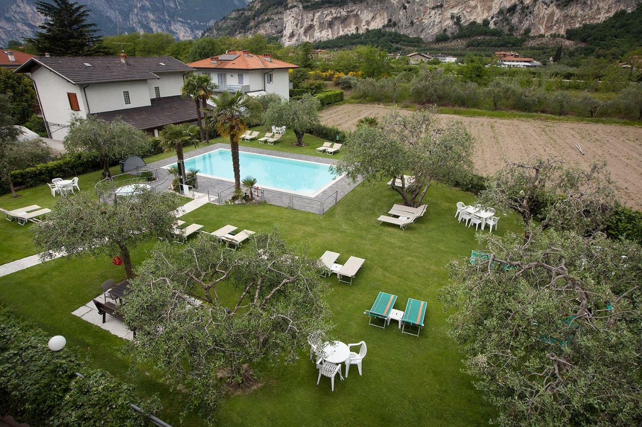 Park Hotel Eden Torbole Sul Garda Bagian luar foto